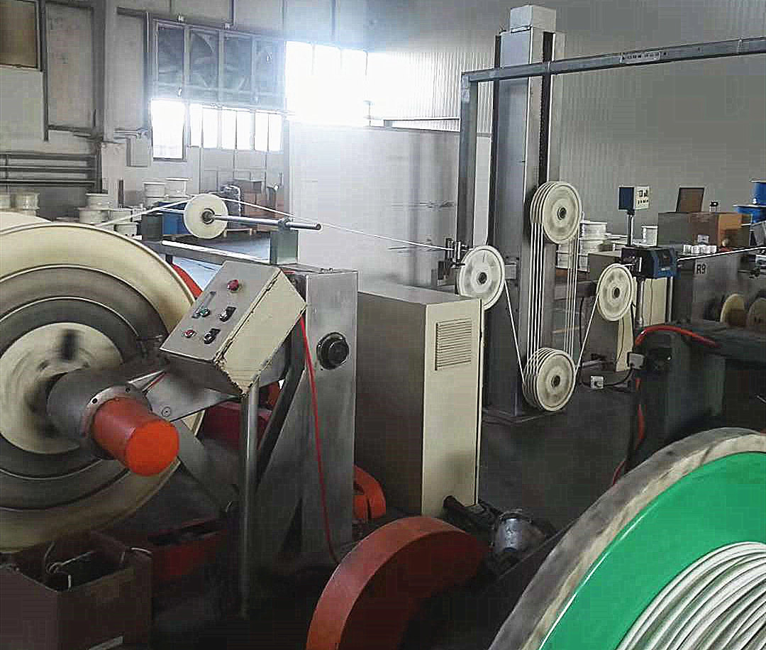 Reverse axis equipment